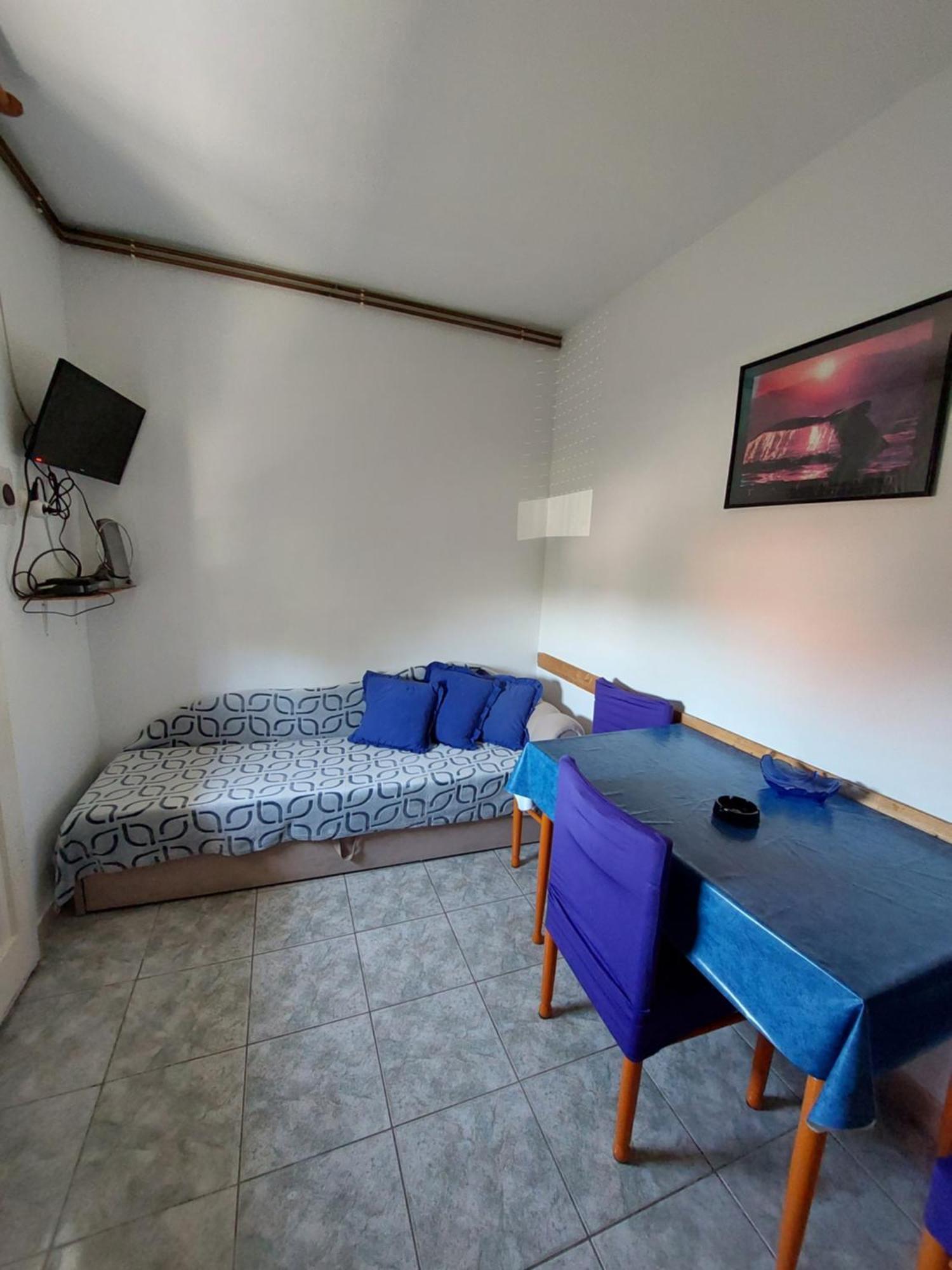Apartments Drazica Krk Town Habitación foto